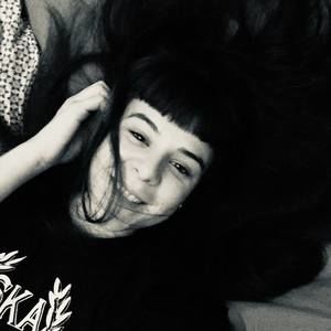 Meet your Posher, Iris